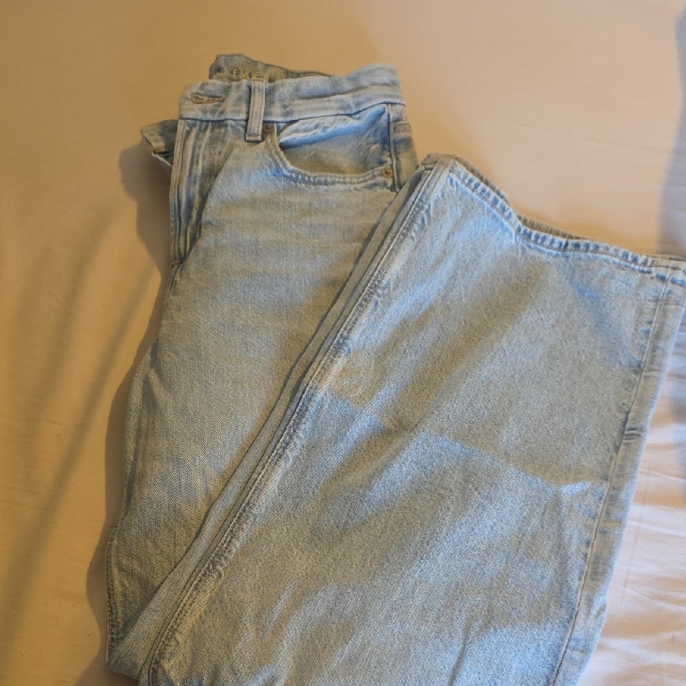 American Eagle Light Wash Wide Straight Leg Strigid Jeans Size 2 28" Inseam - Picture 8 of 10